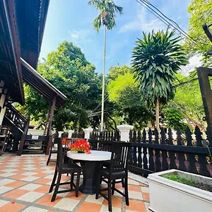 https://thatsaphone-hotel.hotelsluangprabang.com