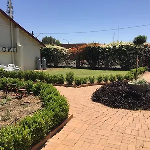 https://club-boutique-hotel-cunnamulla.queenslandhotels.net