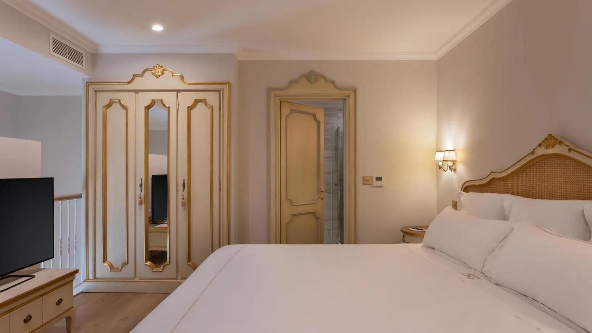 Hotel Domus Zamittello La La Valletta 4*,